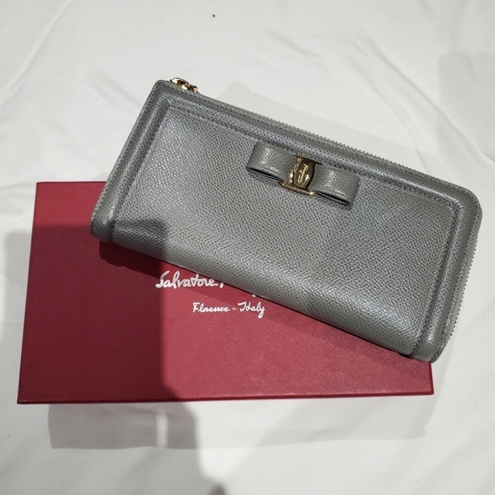 Salvatore Ferragamo Long Zip Wallet Cardholder